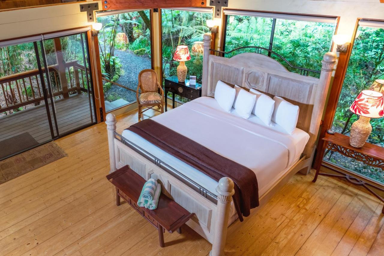 Volcano Village Lodge Exterior photo