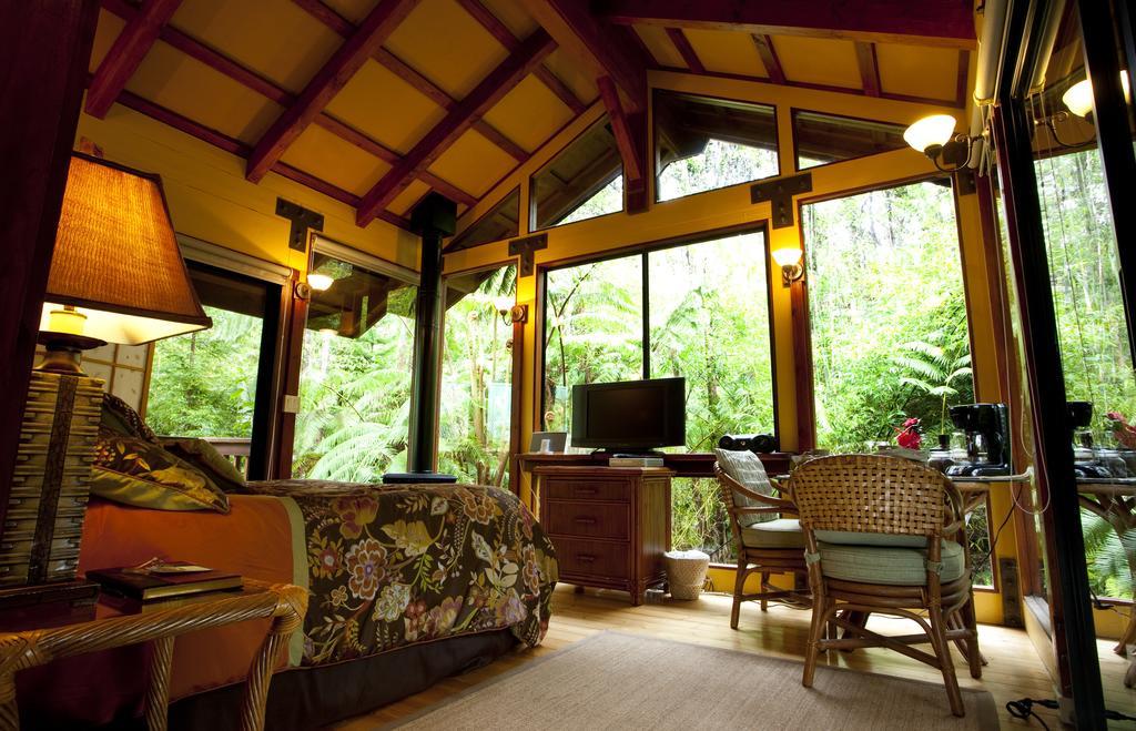Volcano Village Lodge Room photo