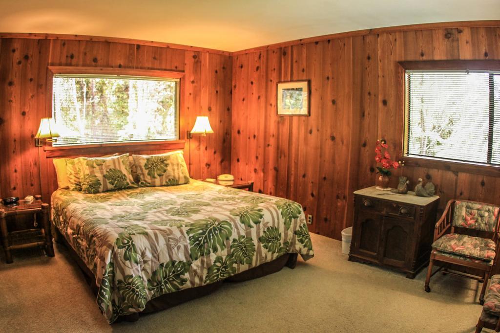 Volcano Village Lodge Room photo