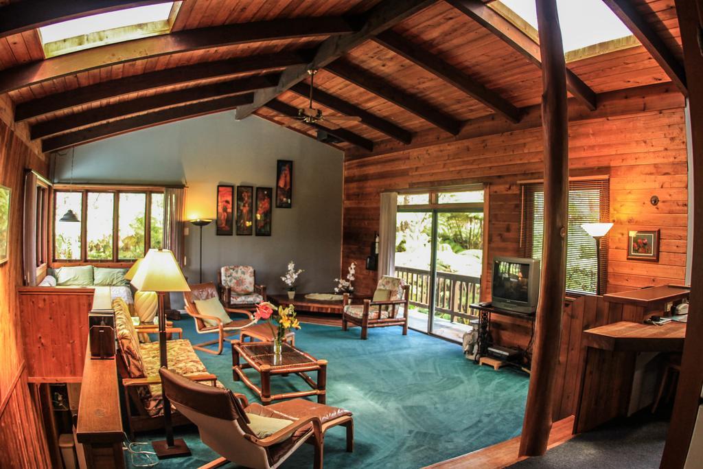 Volcano Village Lodge Room photo