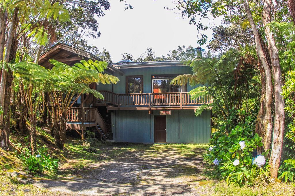 Volcano Village Lodge Room photo