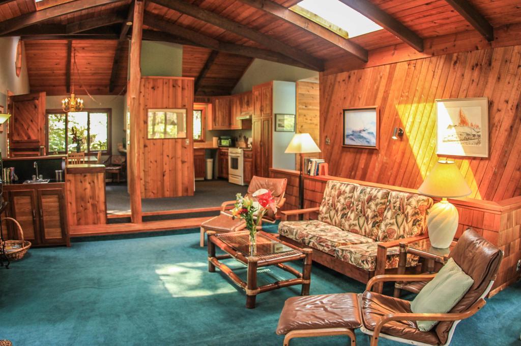 Volcano Village Lodge Room photo