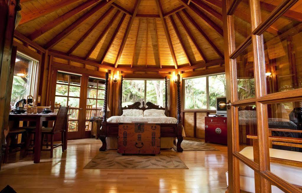 Volcano Village Lodge Exterior photo